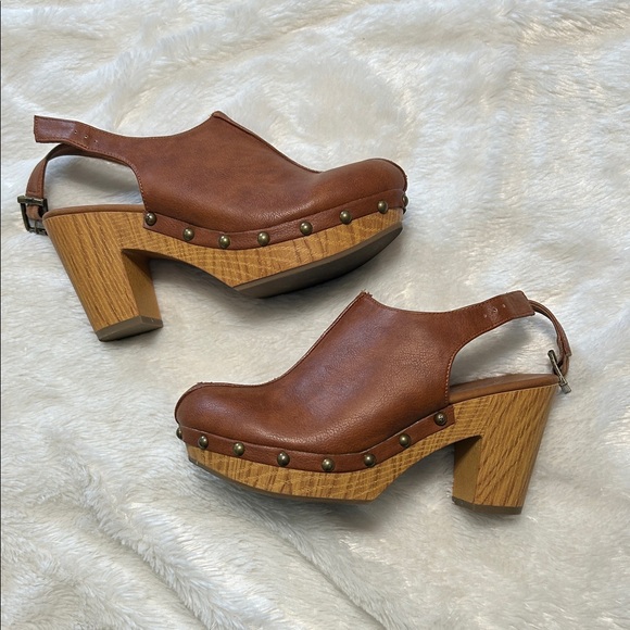 Zodiac Shoes - Brown Faux Leather Women's Clogs